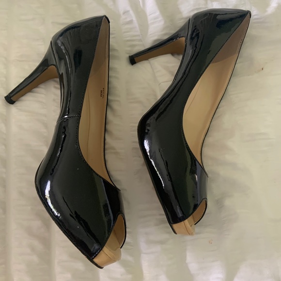 Black Patent peep toe heels - Picture 2 of 8